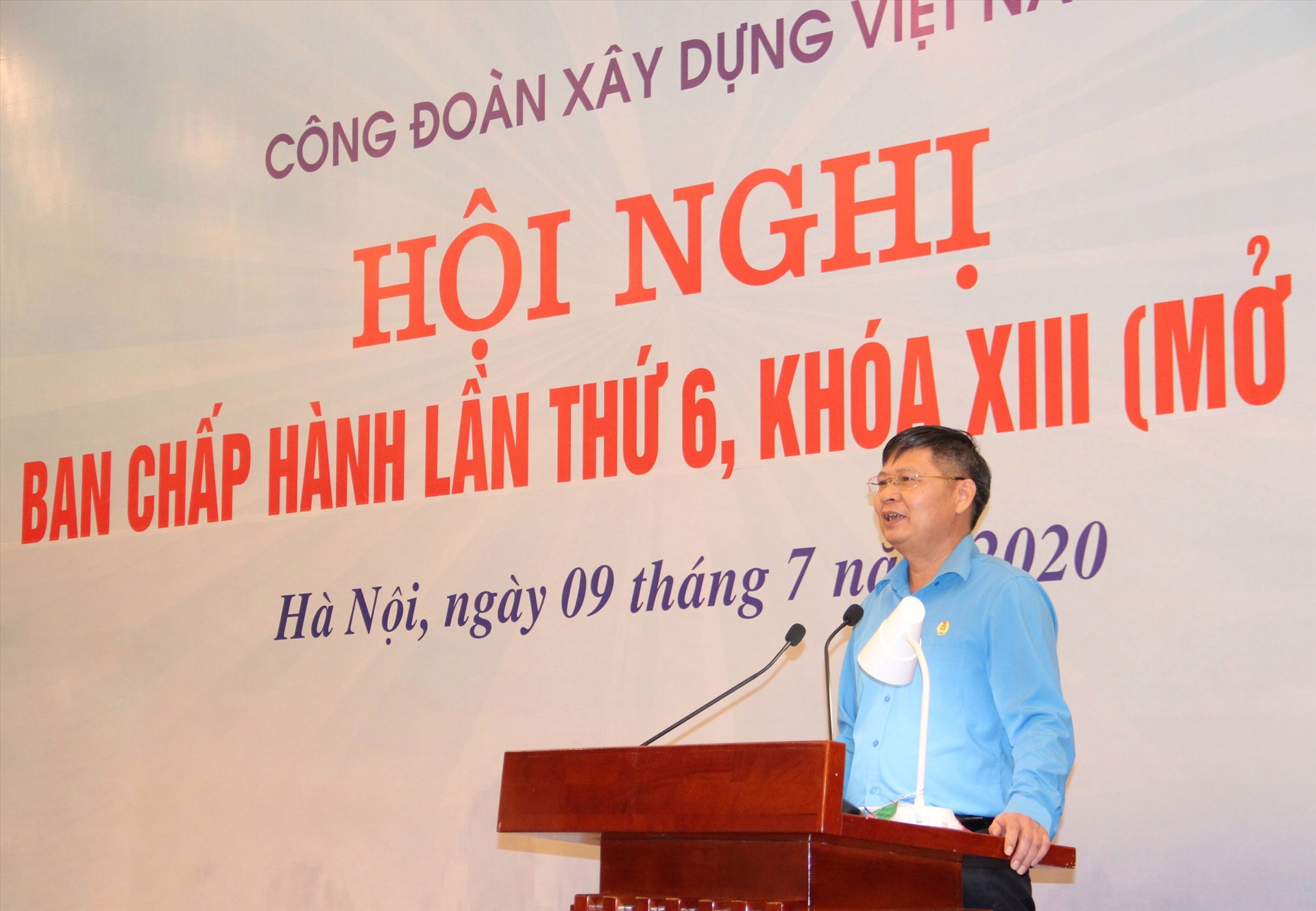 Phó Chủ tịch Tổng Liên đoàn Lao động Việt Nam Phan Văn Anh phát biểu tại hội nghị. Ảnh: Thanh Tùng.