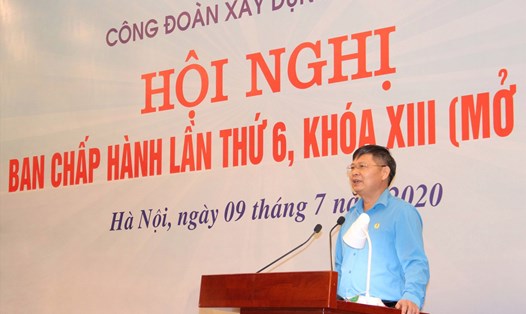 Phó Chủ tịch Tổng Liên đoàn Lao động Việt Nam Phan Văn Anh phát biểu tại hội nghị. Ảnh: Thanh Tùng.