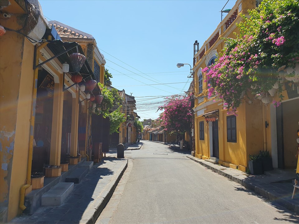 Chính quyền Hội An kêu gọi bác sĩ về hưu, sinh viên y khoa hỗ trợ phòng chống dịch COVID-19. Ảnh: Thanh Chung