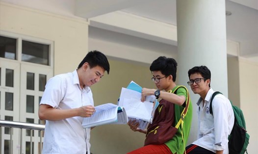 Thí sinh dự thi tuyển sinh lớp 10 năm học 2020-2021 tại Hà Nội. Ảnh: Nguyễn Hải