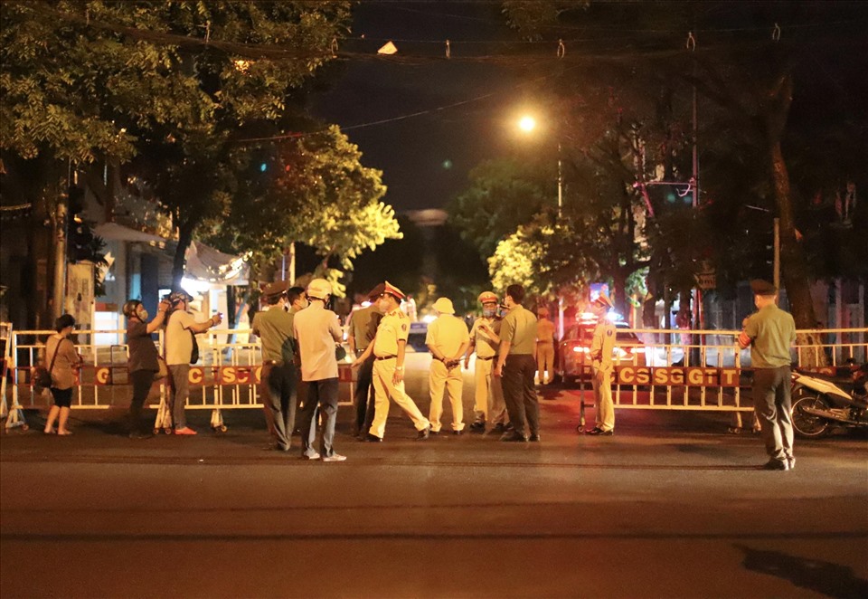 5 ca nhiễm mới ở Quảng Nam từng tiếp xúc với nhiều người trên xe buýt. Ảnh: Hữu Long