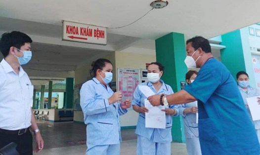 Đà Nẵng công bố khỏi bệnh cho 4 bệnh nhân mắc COVID-19. Ảnh: Anh Văn