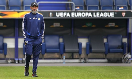 Huấn luyện viên Nuno Santo chuẩn bị cho trận gặp Sevilla tại tứ kết Europa League 2019-2020. Ảnh: PA