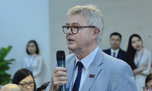 Giáo sư Raymond Gordon – Hiệu trưởng Trường Đại học Anh Quốc Việt Nam đánh giá về nỗ lực tổ chức kỳ thi tốt nghiệp THPT năm 2020 của Việt Nam.