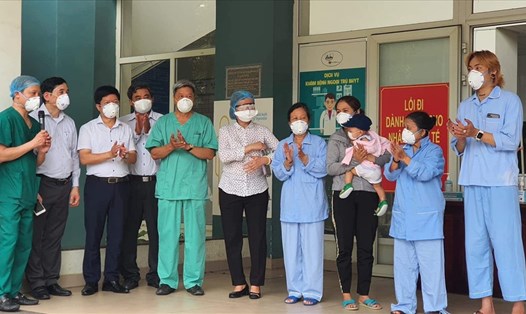 Trong 4 ngày, 15 bệnh nhận mắc COVID-19 tại Đà Nẵng được công bố khỏi bệnh. Ảnh: Thuỳ Trang