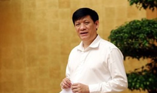 Quyền Bộ trưởng Bộ Y tế, GS.TS Nguyễn Thanh Long phân tích thêm về chùm ca bệnh tại Hải Dương. Ảnh: VGP/Đình Nam