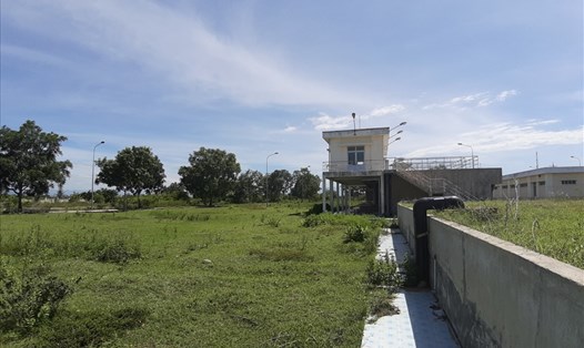Nhà máy nước Cà Ná - Phước Nam được đầu tư xây dựng hơn 200 tỷ đồng bị bỏ hoang. Ảnh: Lữ Hồ