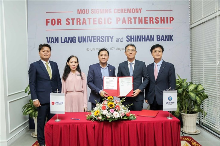 Ngân hàng Shinhan và ĐH Văn Lang ký kết thỏa thuận hợp tác chiến lược