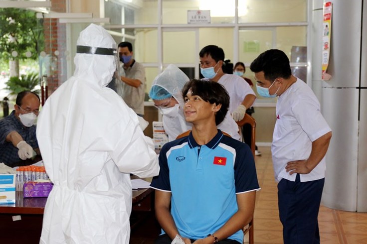 U22 Việt Nam nghiêm túc kiểm tra y tế trong ngày hội quân