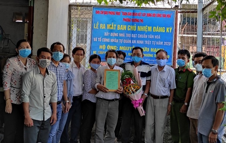 Tổ "Công nhân tự quản" vừa được thành lập . Ảnh Đức Long