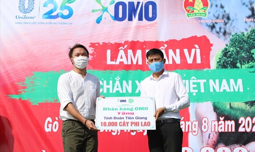 Chương trình khởi động trồng 10.000 cây phi lao tại Tiền Giang.