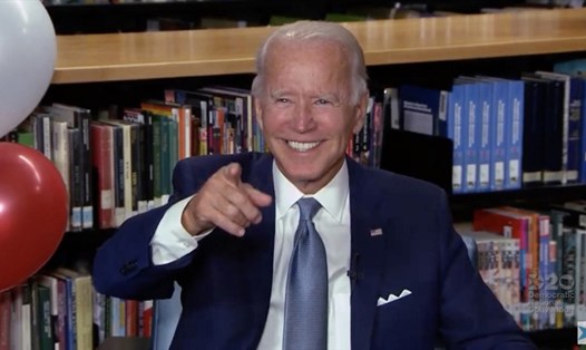 Phản ứng của ông Joe Biden khi được chính thức đề cử là ứng viên tranh cử tổng thống của đảng Dân chủ hôm 18.8. Ảnh: AFP