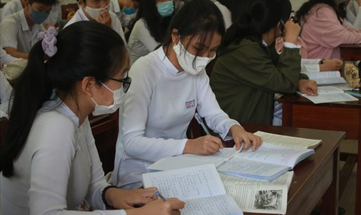 Hiện học sinh Đà Nẵng đang có tâm lý thấp thỏm chờ "chốt" việc có tổ chức kỳ thi tốt nghiệp THPT năm 2020 trên địa bàn hay không. Ảnh: Trần Thùy