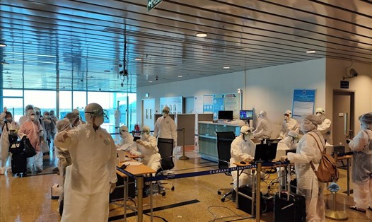 Sân bay Cam Ranh vốn nhộn nhịp đón du khách, nay chỉ còn vài chuyến bay thực sự cần thiết do nhà nước tổ chức đón công dân. Ảnh Phương Linh