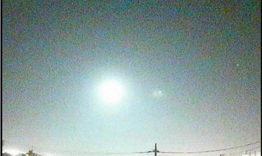 Hình ảnh sao băng quan sát thấy từ Hiratsuka, Kanagawa, Nhật Bản hôm 21.8. Ảnh: Mainichi.