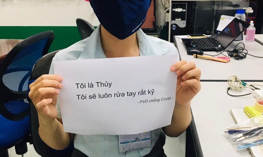 Slogan phòng chống dịch độc lạ của Công ty TNHH Điện tử Foster Đà Nẵng. Ảnh: Bùi Minh Vũ