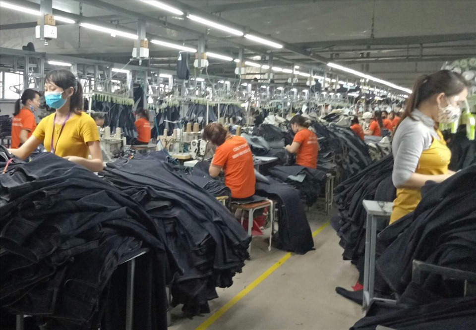 Nhiều người lao động tỉnh Hưng Yên gặp khó khăn do ảnh hưởng của dịch COVID-19. Ảnh: Hà Anh