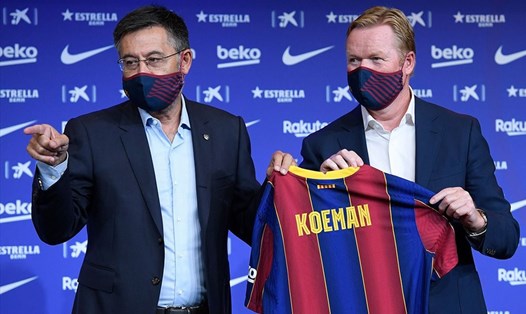 Chủ tịch Josep Bartomeu "giấu mặt", huấn luyện viên Ronald Koeman phải là người thông báo trực tiếp tới các cầu thủ nên ra đi. Ảnh: FCBN