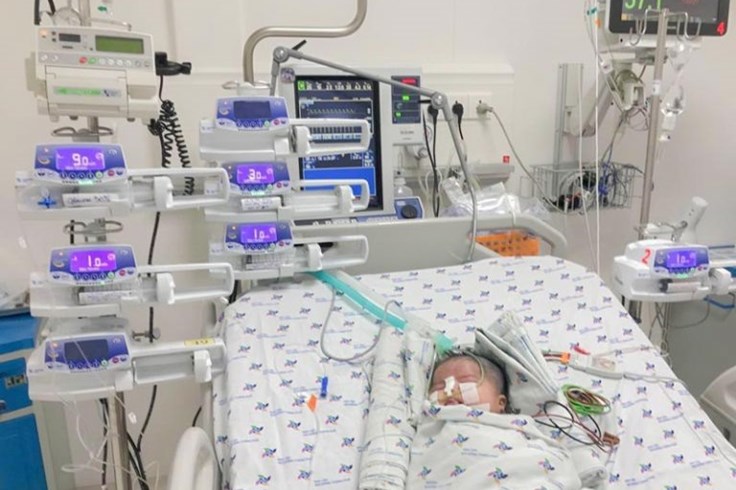 Cứu sống một trường hợp trẻ sơ sinh hạ đường huyết kéo dài Cứu sống một trường hợp trẻ sơ sinh hạ đường huyết kéo dài