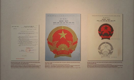 Sắc lệnh Công bố mẫu Quốc huy của nước Việt Nam Dân chủ Cộng hoà do 
Chủ tịch Hồ Chí Minh ký. Ảnh: T.Vương