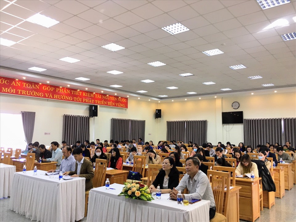 Cán bộ công đoàn và đoàn viên, người lao động được phổ biến nhiều chính sách pháp luật mới có liên quan - ảnh Khắc Dương