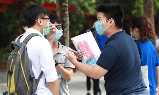 Điểm chuẩn trúng tuyển đại học năm 2020 dự kiến sẽ tăng mạnh. Ảnh: Hải Nguyễn
