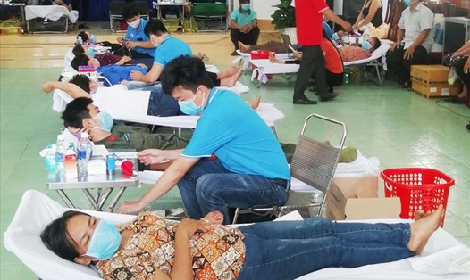Bình Dương: Công đoàn vận động hiến máu cứu người khi dịch bệnh còn kéo dài. Ảnh: Lê Hoan
