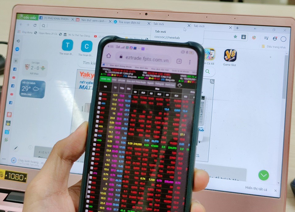 Thị trường chứng khoán tăng trở lại trong phiên ngày 27.8. Ảnh minh họa: Thế Lâm. Thị trường chứng khoán tăng trở lại trong phiên ngày 27.8. Ảnh minh họa: Thế Lâm.