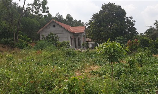 Một ngôi nhà xây dựng sau khi có công bố quy hoạch thu hồi đất dành cho KCN Sông Khoai. Ảnh: Nguyễn Hùng