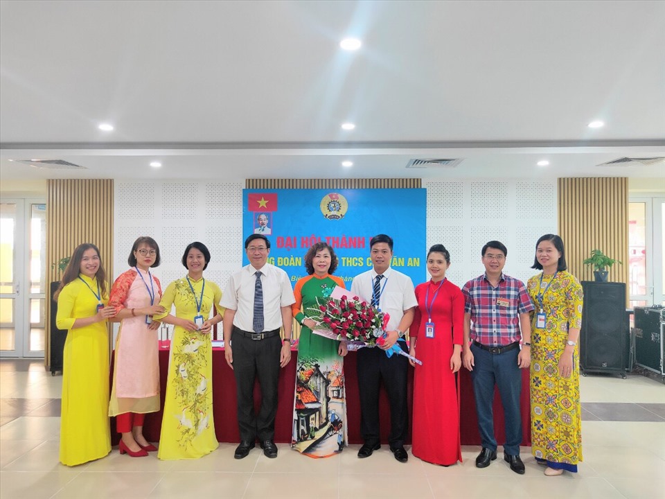 Lễ ra mắt Công đoàn cơ sở. Ảnh: LĐLĐ Hà Nội