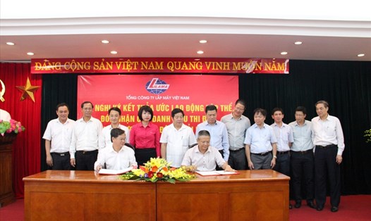 Lễ ký kết thoả ước lao động tập thể tại Tổng Công ty Lắp máy Việt Nam dưới sự chứng kiến của lãnh đạo Công đoàn Xây dựng Việt Nam. Ảnh: CĐXDVN
