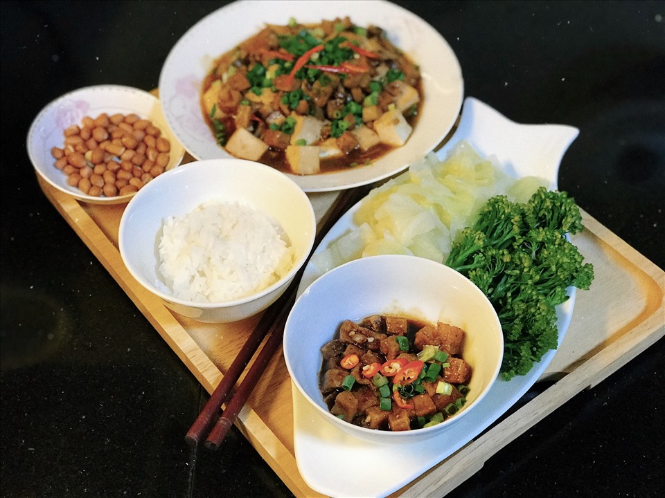 Gợi ý mâm cơm chay đơn giản. Ảnh: Khánh Linh.