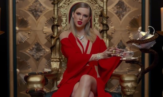 Taylor Swift đạt top 1 bán album tại Mỹ. Ảnh: Cắt từ MV.