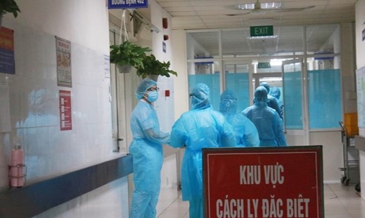 Bệnh viện C Đà Nẵng thực hiện cách ly vì ca nghi mắc COVID-19 (ảnh chụp chiều 24.7). Ảnh: Thuỳ Trang