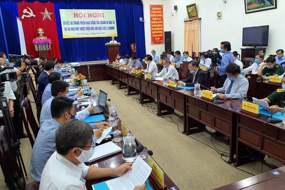 Sơ kết 6 tháng triển khai công tác chuẩn bị đầu tư dự án nhà máy nhiệt điện khí LNG Bạc Liêu. Ảnh Nhật Hồ.