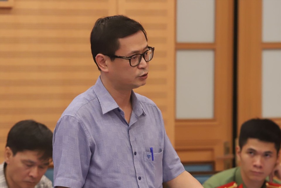 Ông Trương Quang Việt - Phó Giám đốc phụ trách CDC Hà Nội thông tin tại cuộc họp chiều 3.8. Ảnh: Trần Thường