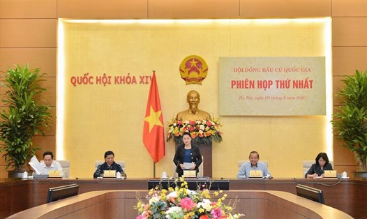 Chủ tịch Quốc hội Nguyễn Thị Kim Ngân - Chủ tịch Hội đồng bầu cử Quốc gia chủ trì phiên họp thứ nhất. Ảnh VGP