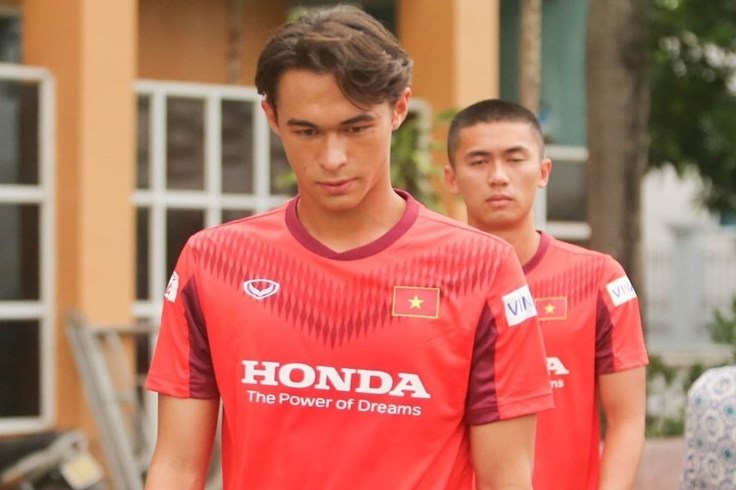 Cầu thủ Tiêu Exal  của U22 Việt Nam bất ngờ dính chấn thương
