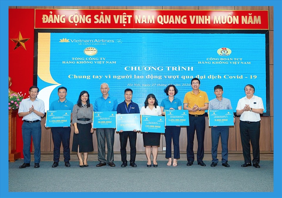 CĐ Tổng Công ty Hàng không Việt Nam hỗ trợ người lao động bị ảnh hưởng bởi dịch COVID-19. Ảnh: CĐ TCty