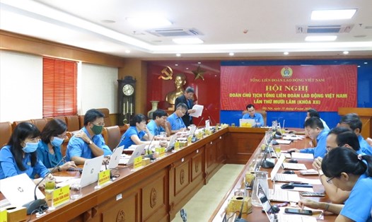 Hội nghị Đoàn Chủ tịch Tổng Liên đoàn Lao động Việt Nam lần thứ 15 (khoá XII) chiều 31.8 bàn về nhiều nội dung, trong đó có nội dung về bố trí cán bộ công đoàn chuyên trách tại công đoàn cơ sở Ảnh: Bảo Hân.