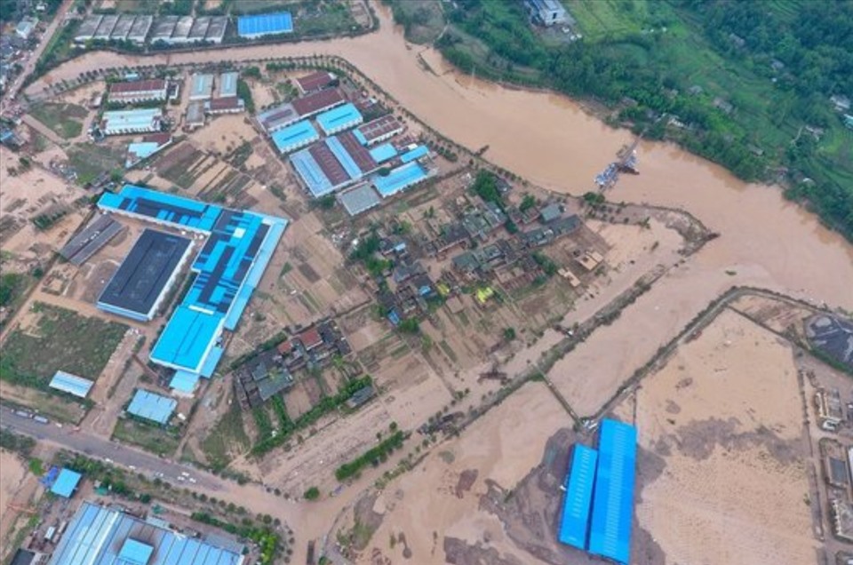 Mưa lũ gây ngập lụt ở Tứ Xuyên, Trung Quốc. Ảnh: Tân Hoa Xã