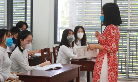 Việc Bộ Giáo dục - Đào tạo dời kì thi tốt nghiệp THPT tại Đà Nẵng khiến nhiều học sinh lo lắng. Ảnh: Thuỳ Trang
