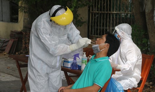 CDC Quảng Nam được phép khẳng định kết quả xét nghiệm SARS-CoV-2 dương tính. Ảnh: Thanh Chung