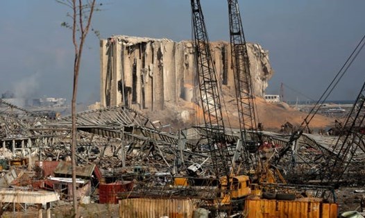 Cảng của Beirut, Lebanon sau vụ nổ tối 4.8. Ảnh: AFP.