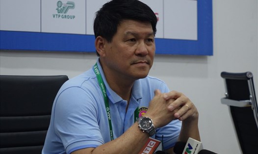 Huấn luyện viên Vũ Tiến Thành khẳng định nhiều đội bóng gặp khó khăn trong dịch COVID-19. Ảnh: Nguyễn Đăng