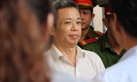 Bị cáo Nguyễn Hồng Khanh bị tuyên phạt 10 năm tù được thay đổi biện pháp tạm giam chờ xét xử phúc thẩm. Ảnh: Đình Trọng