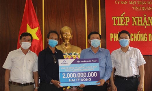 Quảng Nam tiếp nhận 2 tỉ đồng phòng, chống dịch COVID-19. Ảnh: Thanh Chung
