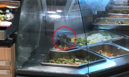 Aeon Việt Nam xin lỗi khách hàng sau sự cố có chuột bò trên quầy thức ăn. Ảnh: T.T.B