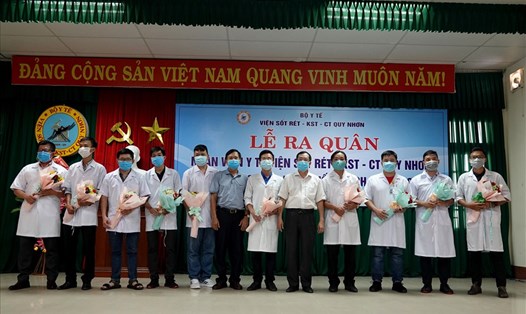 Đoàn công tác của Viện Sốt rét - Ký sinh trùng - Côn trùng Quy Nhơn đã lên đường ra Quảng Nam để hỗ trợ lấy mẫu bệnh phẩm xét nghiệm vi rút SARS-CoV-2. Ảnh: T.X