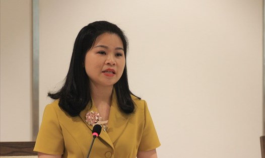 Bà Chu Hồng Minh - Phó Bí thư Thường trực Thành đoàn Hà Nội thông tin về việc tuyên dương các thủ khoa xuất sắc tại Hà Nội năm 2020. Ảnh: Phạm Đông